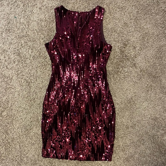Fun sparkly dress - Picture 3 of 9